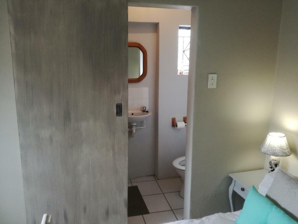 Stonehenge Cottage Oudtshoorn Extérieur photo