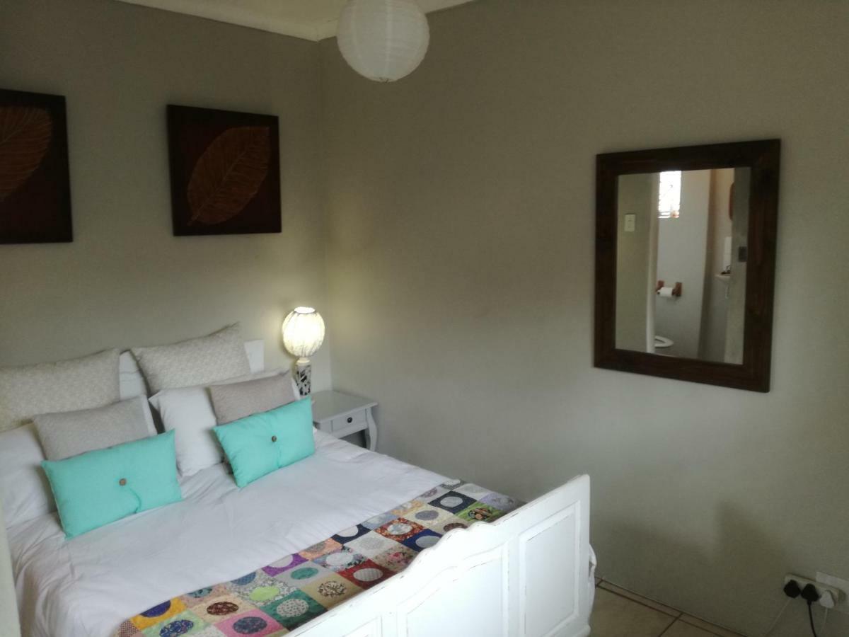 Stonehenge Cottage Oudtshoorn Extérieur photo